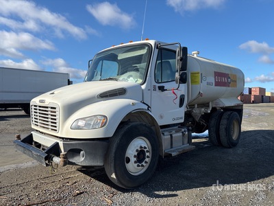 2018 Freightliner M2 106 2000 gal 4x2 散水車