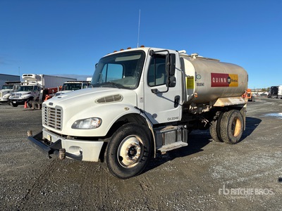 2019 Freightliner M2 106 2000 gal 4x2 散水車