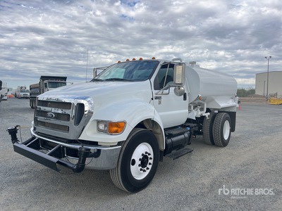 2013 Ford F-750 4x2 Water Truck