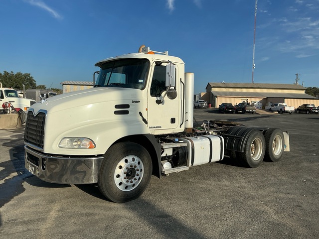 2015 Mack CXU613 6x4 T/A Day Cab Truck Tractor