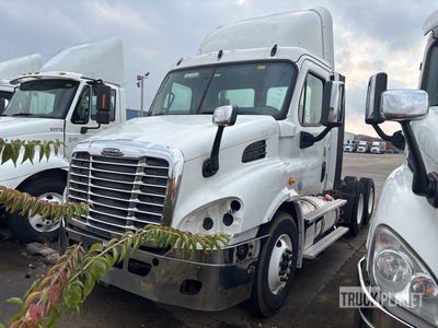 2014 Freightliner Cascadia 6x4 3-Achs Sattelzugmaschine (Inoperable)