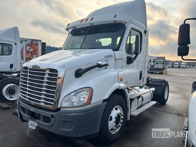 2012 Freightliner Cascadia 4x2 2-Achs Sattelzugmaschine (Inoperable)