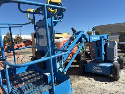 2018 Genie Z-34/22 DC 2WD Electric Articulating Boom Lift