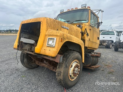 1995 Ford L9000 Cab and Chassis (Inoperable)