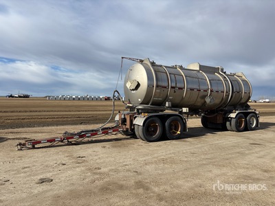 2006 Polar 7400 gal Quad/A Pup Trailer cisterna