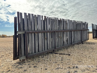 30 ft x 8 ft 6 in Free Standing Wind Fence