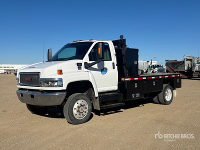 2008 GMC C5500 Topkick 4x4 Camion à Plateau