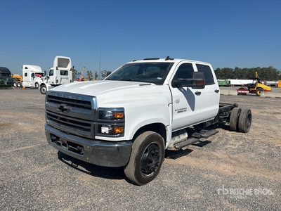 2021 Chevrolet 5500HD 4x2 Crew Cab Cab and Chassis