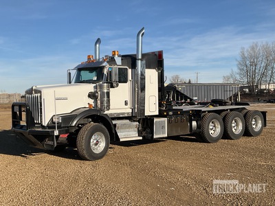 2018 Kenworth C500 C500 8x6 Sleeper Winch Truck