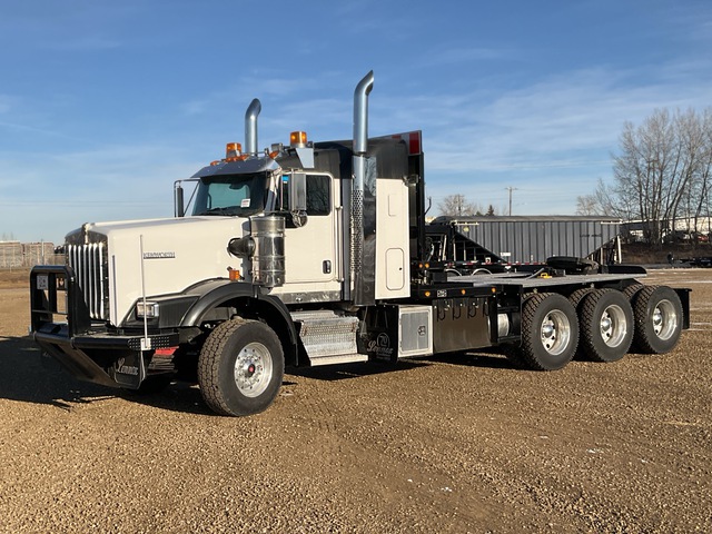 2018 Kenworth C500 C500 8x6 Sleeper Winch Truck