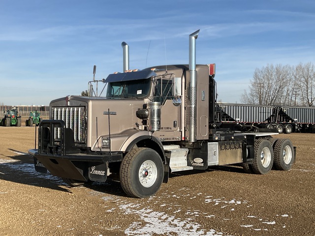 2013 Kenworth C500 6x4 Sleeper Winch Truck