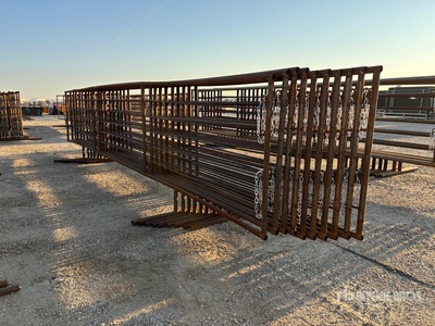 Quantity of (10) 24 ft x 5 ft パネル