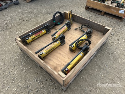 Quantity of (5) Enerpac Hydraulic Hand Pump Varios, herramientas manuales