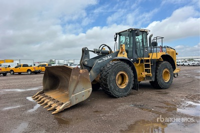 2014 John Deere 744K Wheel Loader