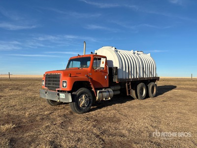 1981 International 1954 6x4 Flatbed Water Truck