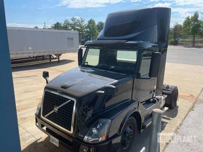 2016 Volvo VNL S/A Day Cab Truck Tractor (Inoperable)