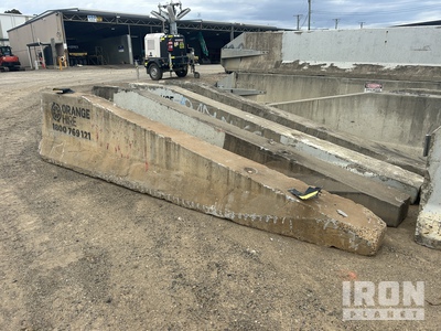 Quantity of (4) DB80 x 4 m Tapered Concrete Barriera