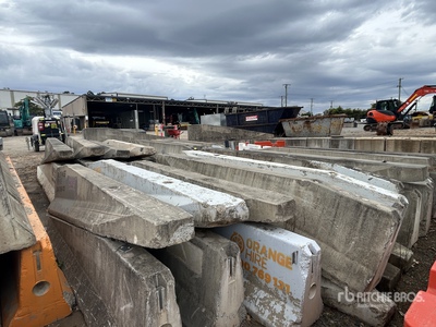 Quantity of (4) DB80 x 4 m Tapered Concrete Barrera