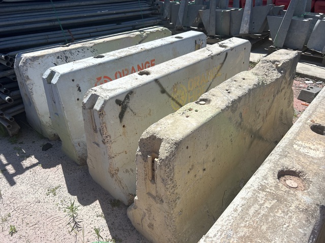 Quantity of (4) DB80 2 m Concrete Barrier
