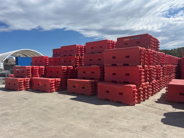 Quantity of (25) TrafFix Devices Water-Wall Water Filled Barrier Quantity of (25) TrafFix Devices Water-Wall Water Filled Barrier