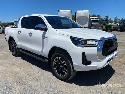 2023 Toyota HiLux SR5 4x4 Dual Cab Pick Up