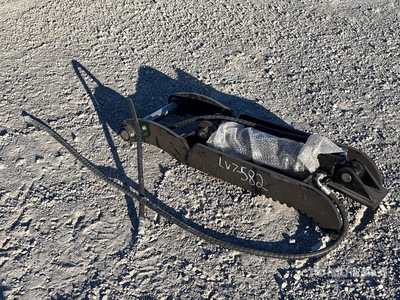 2025 GIYI GY-XJ7T 14 in Hydraulic Excavator Thumb (Unused)