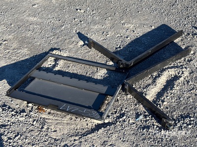 2025 GIYI GY-XHC 29 in Mini Skid Steer Forks (Unused)