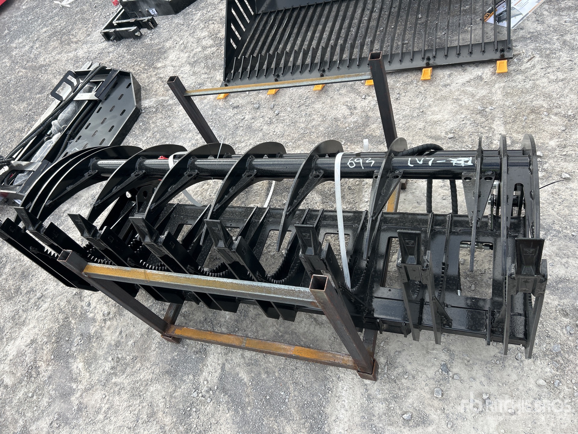 2025 GIYI GYCLG72C Skid Steer Grapple (Unused)