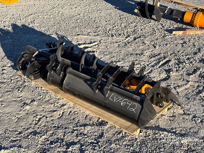 Quantity of (8) 2025 GIYI VCA-8 Mini Excavator Attachments Attacco per escavatore - Fits Cat 301 (Unused)