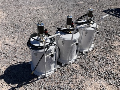 Quantity of (3) 2025 Ashita 13QB02 Lote de Bombas de Grasa (Sin Usar) / Grease Pump Divers - Outils à main (Unused)