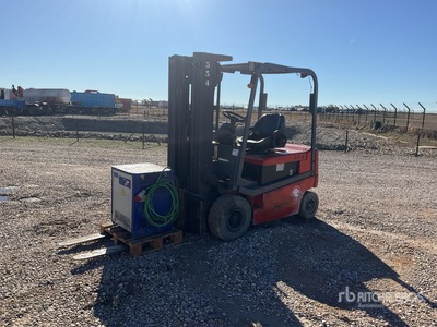 2001 Nissan Q02L25CU Electric Forklift
