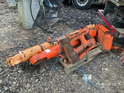 Quantity of Doosan 340 Excavator Parts