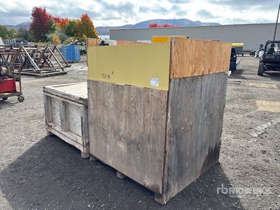 Quantity of (2) Crates of Equipment Parts Divers - Magasin, entrepôt, consommateur