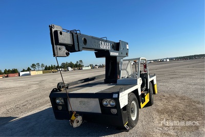 1980 Broderson IC70-1B 7000 lb 4x2 Żuraw pokładowy