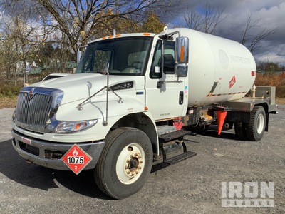 2012 International DuraStar 4400 4x2 3200 gal 4x2 Camion citerne à eau
