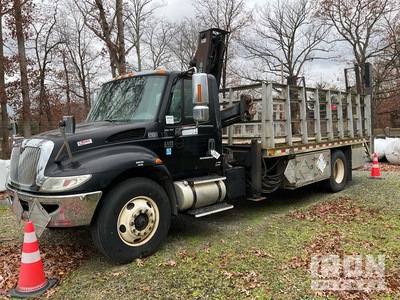 JOMAC, LTD HFC-8021 13000 lb Knuckle Boom on 2007 International 4400 4x2 4x2 شاحنة مسطحة مع رافعة (Inoperable)