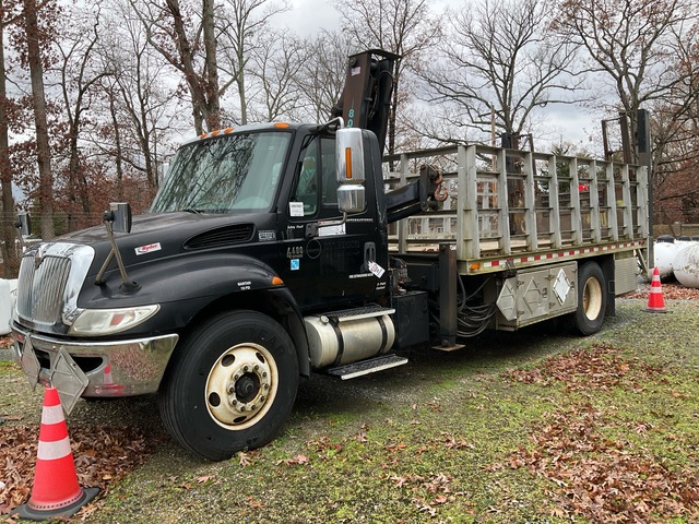 JOMAC LTD HFC-8021 13000 lb Knuckle Boom on 2007 International 4400 4x2 Flatbed Truck with Crane (Inoperable)