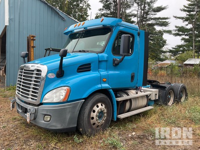 2015 Freightliner Cascadia 113 6x4 T/A Day Cab Truck Tractor