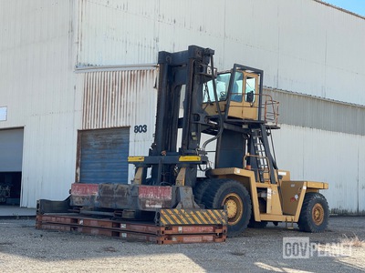 Cat V800 Container Handler