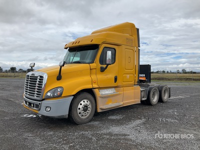 2016 Freightliner Cascadia 125 6x4 Tractocamion con Dormitorio / T/A Sleeper Truck Tractor