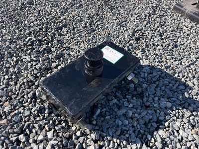 2025 Neks Tow hitch (Unused)