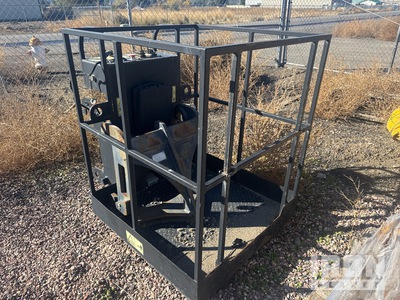 2005 Cat THP10 Telehandler Personnel Basket