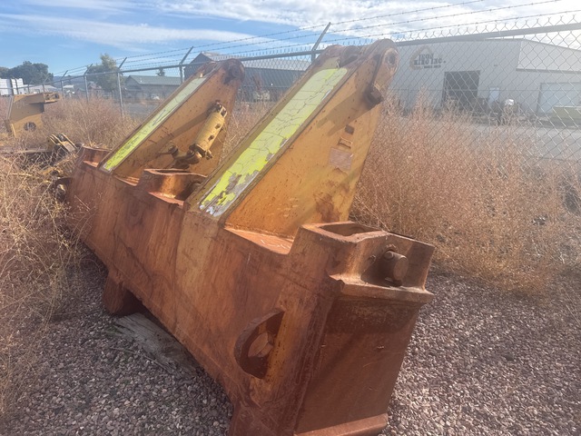 Crawler Tractor Ripper - Fits Cat D11