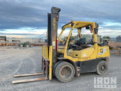 Hyster H90FT 8650 lb Pneumatic Tire Forklift
