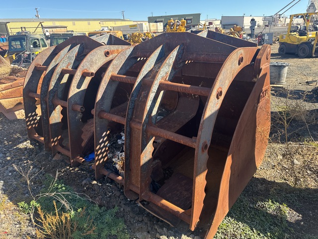 Tink 113 in High-Tip Wheel Loader Grapple Bucket - Fits Volvo L150