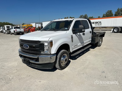 2019 Ford F-350 XL 4x4 Crew Cab Flatbed Truck