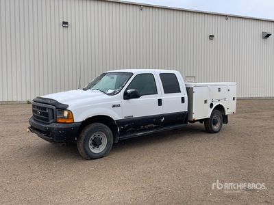 2003 Ford F-350 XL 4x4 Crew Cab Utility Truck