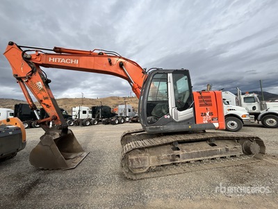 2013 Hitachi ZX225USLC-3 Escavatore cingolato