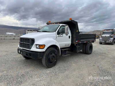 2001 Ford F-650 XLT 4x2 S/A Dump Truck