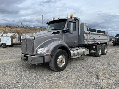 2022 Kenworth T880 6x4 T/A Dump Truck
